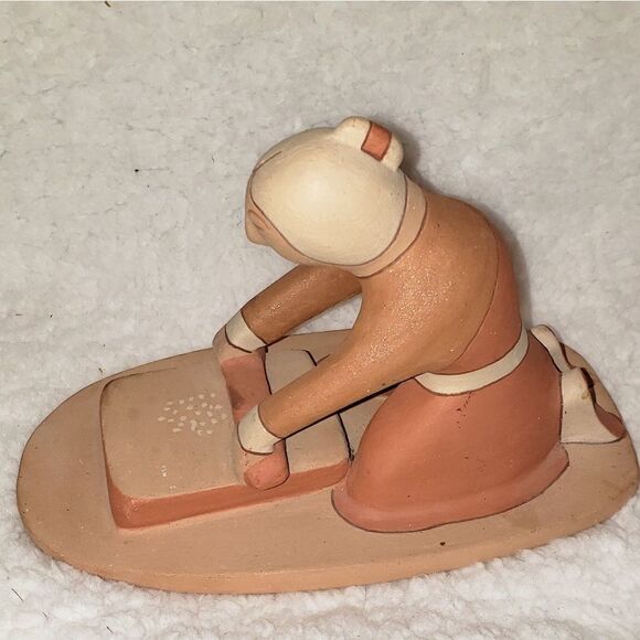 Lawrence Dilt Pottery  - Picture 3 of 7
